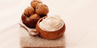 Walnut Scrub: The Secret To Banishing Dullness And Clogged Pores!
