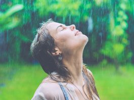 How To Clean Your Face During Monsoon