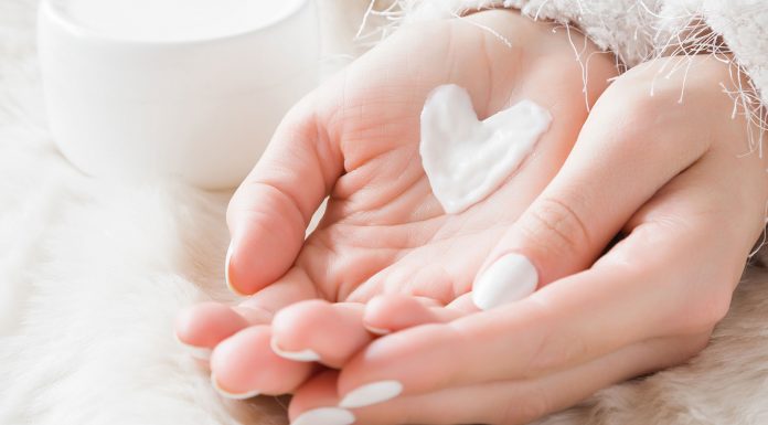 Brave That Cold With A Winter Skincare Regime Winter Skin Moisturizing Guide