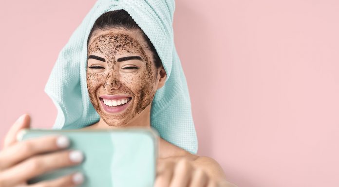 Why, How, and When To Exfoliate? A Detailed Guide On Face Scrubs
