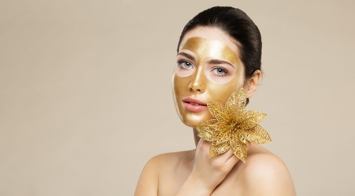 This is The Season To Be Merry With Clear Skin: Golden Glow Peel Off Mask