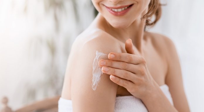 Why Skin Moisturization Is One Of The Most Basics Of Skincare? Skin Moisturization