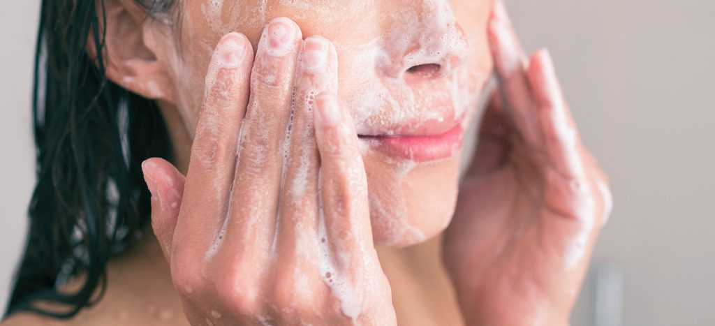 Moisturizing face wash