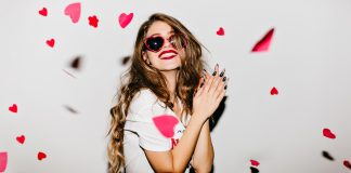 This Valentine’s Day, Wear A Natural Glow On Your Face With The Golden Glow Peel Off Mask