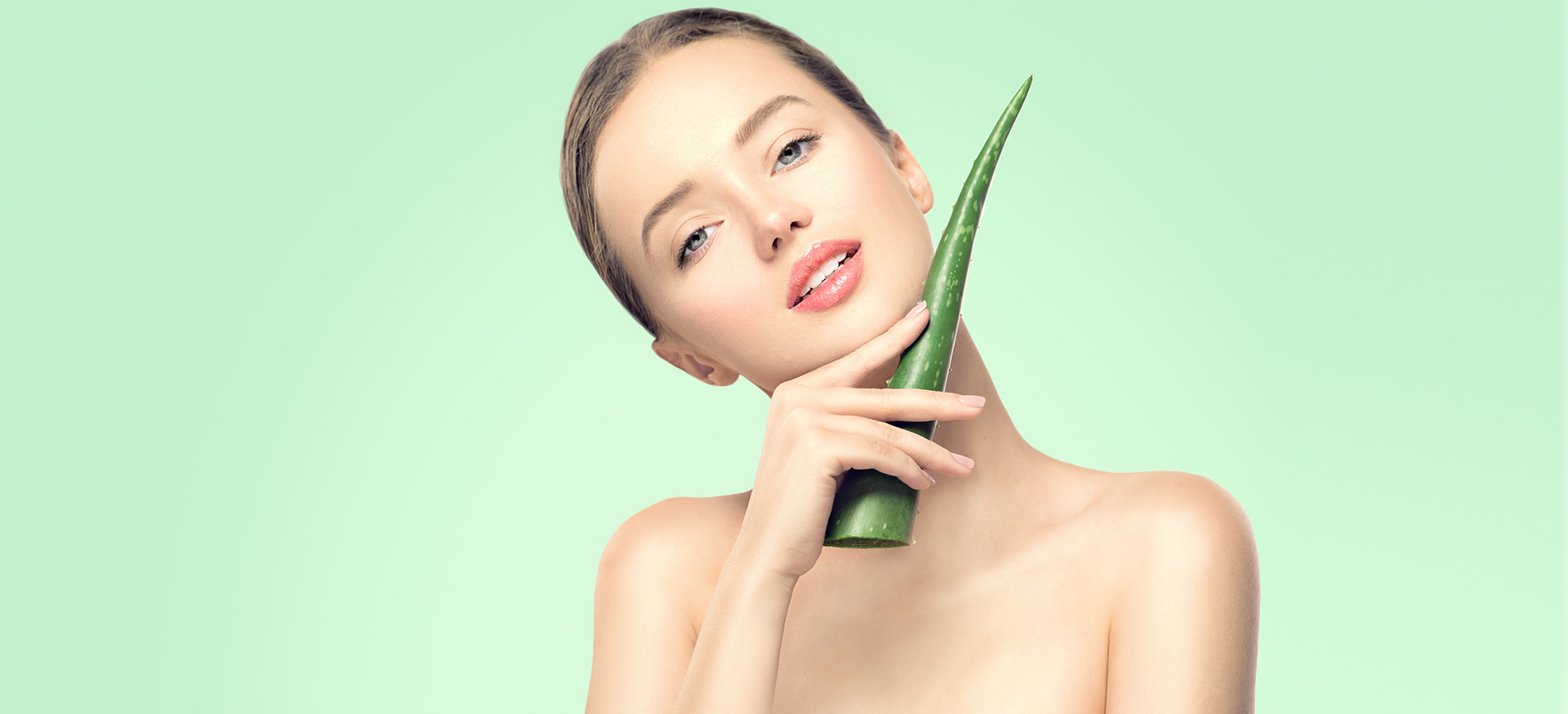 The Timeless Natural Beauty Product Award Goes To Aloe Vera Gel