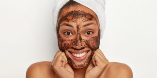 Get Rid Of Blackheads & Dirt With The Walnut Apricot Scrub