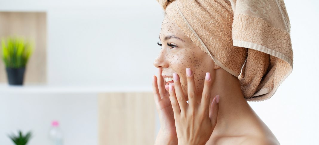 How to use Face scrub