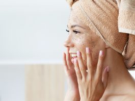 How to use Face scrub