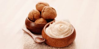 Why and How to Exfoliate Your Face in Winter? Walnut scrub