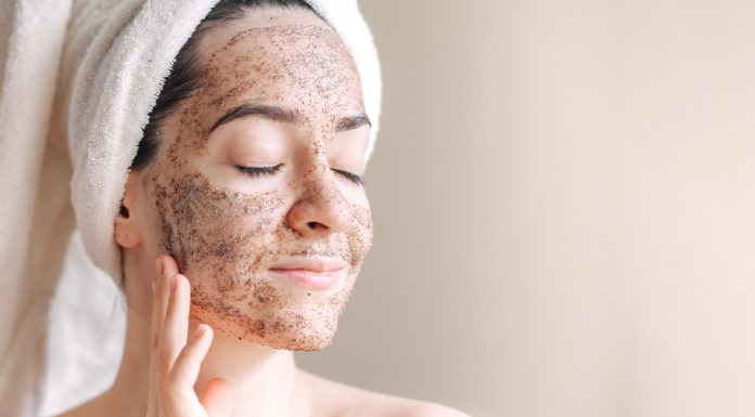 Walnut scrub : The Key to get a clean and glowing skin