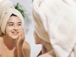 how to use face scrub