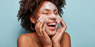 Mastering Oily Skin: Choosing the Perfect Face Wash for a Balanced Glow