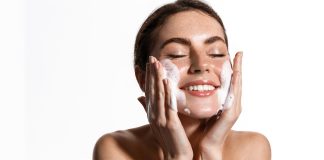 How to Pick the Best Face Wash for the Winter Season