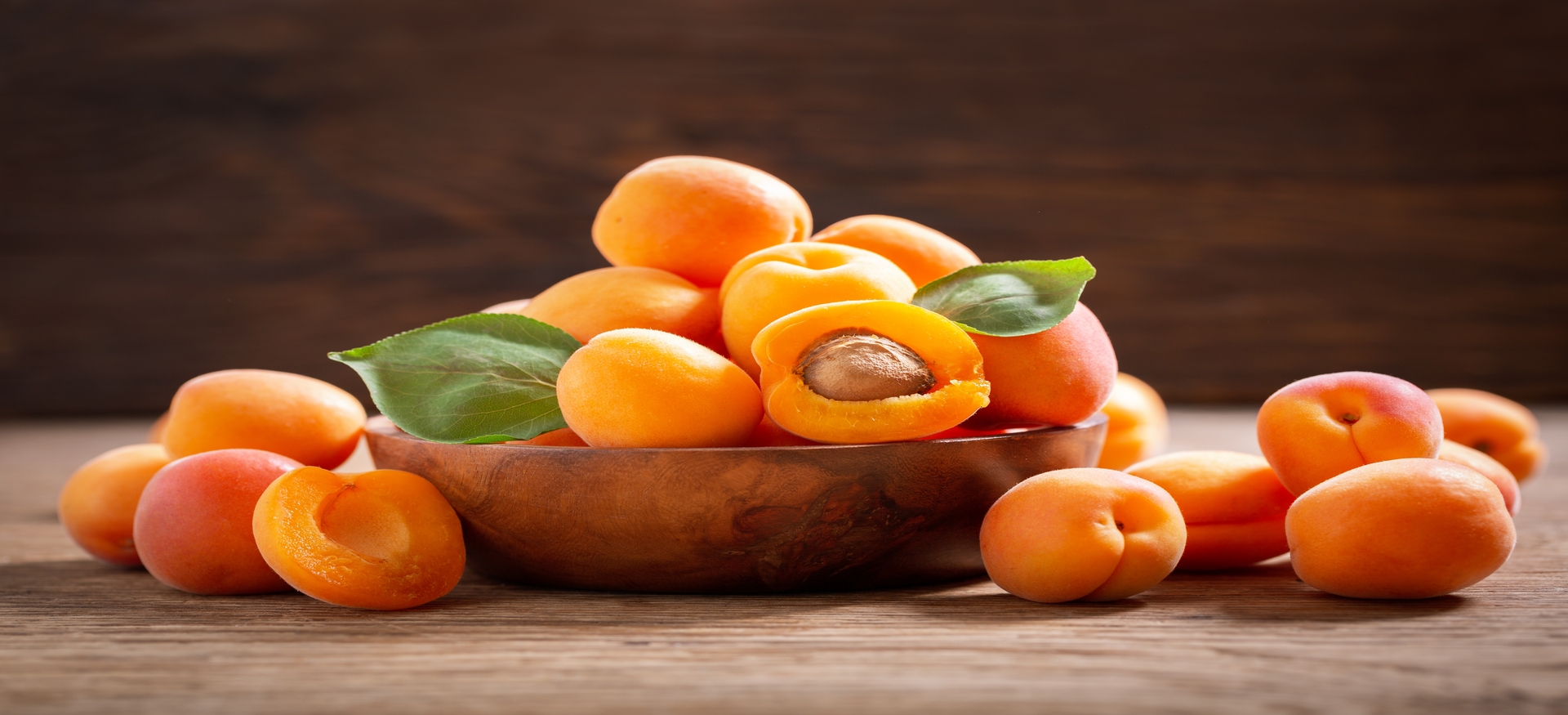 Top 6 Benefits of Apricot & Walnut for Skin