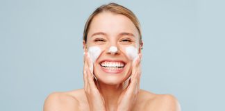 Easy Guide on How to Use Face Wash in the Right Manner Guide on How to Use Face Wash
