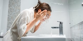 How to Wash Your Face the Right Way: A Step-by-Step Guide